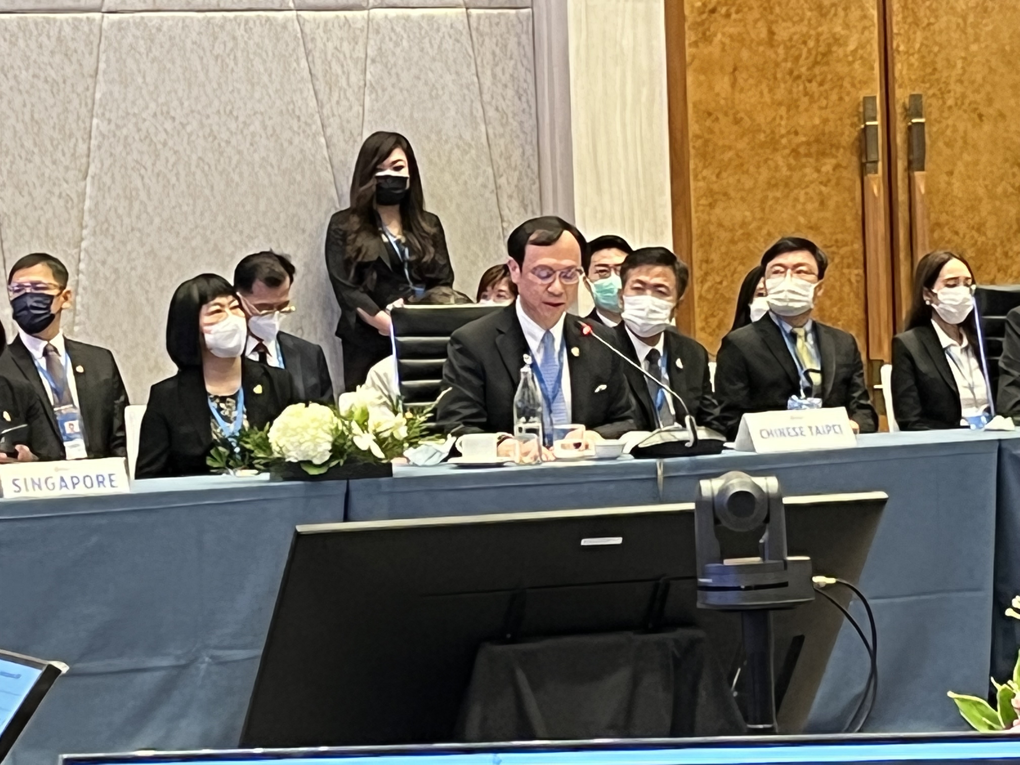 衛福部石崇良次長於2022年8月赴泰國曼谷參與APEC第12屆「衛生與經濟高階會議」